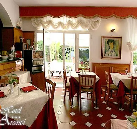 Degli Aranci Hotel 3*