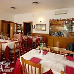 Degli Aranci 3*