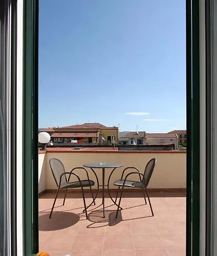 Degli Aranci ホテル ディアーノ・マリーナ